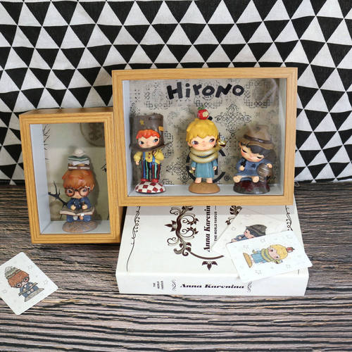 适用泡泡玛特小野展示盒盲盒收纳画框相框架diy场景透明中空摆台