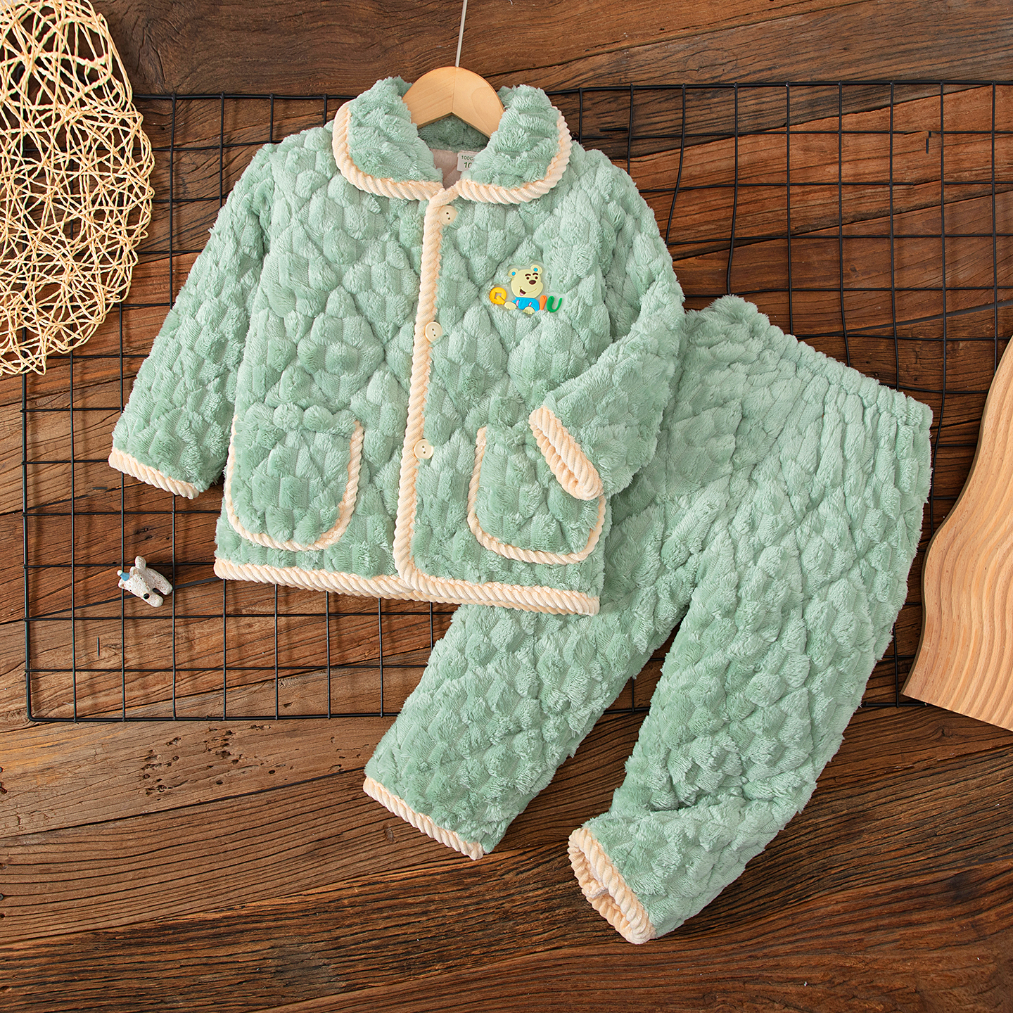 冬季保暖儿童法兰绒夹棉家居服套