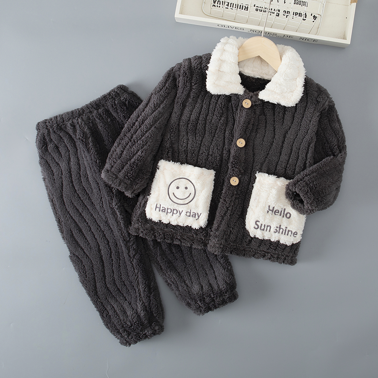 冬季儿童加厚珊瑚绒家居服套装