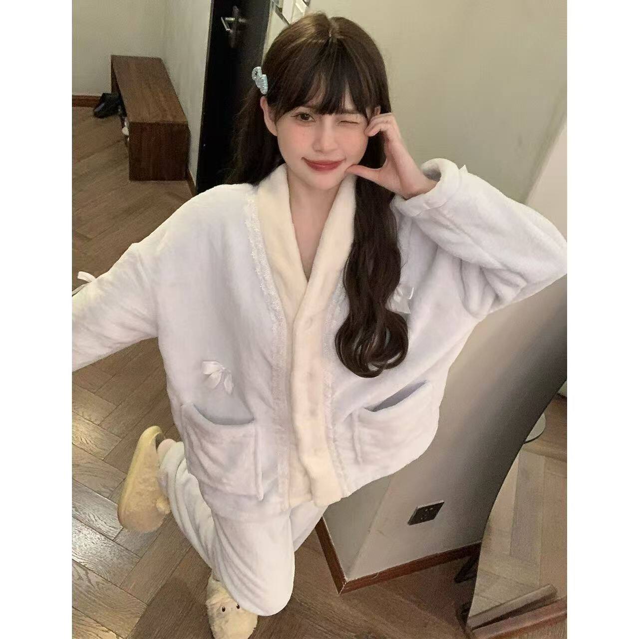 2026年冬季加厚法兰绒睡衣女温柔法式宫廷风花边少女蝴蝶结绒套装
