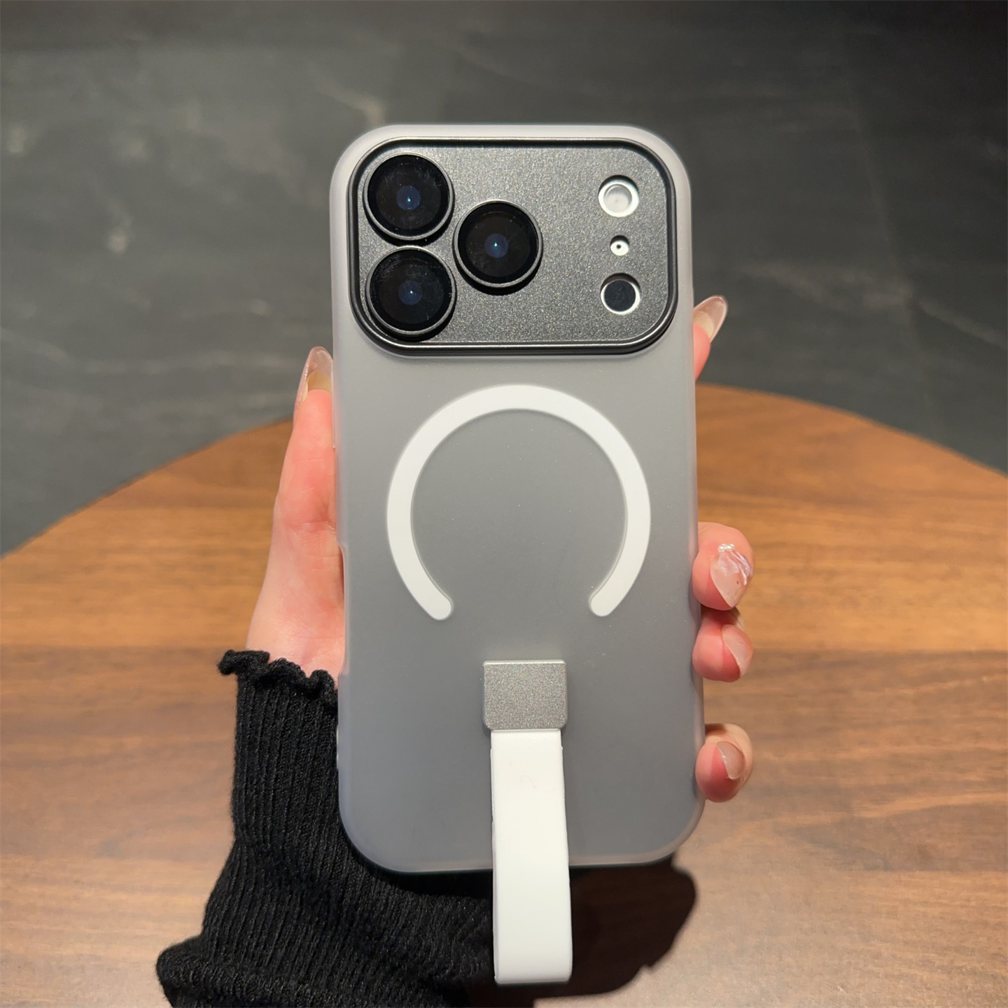 苹果17pro手机壳自带镜头膜磨砂