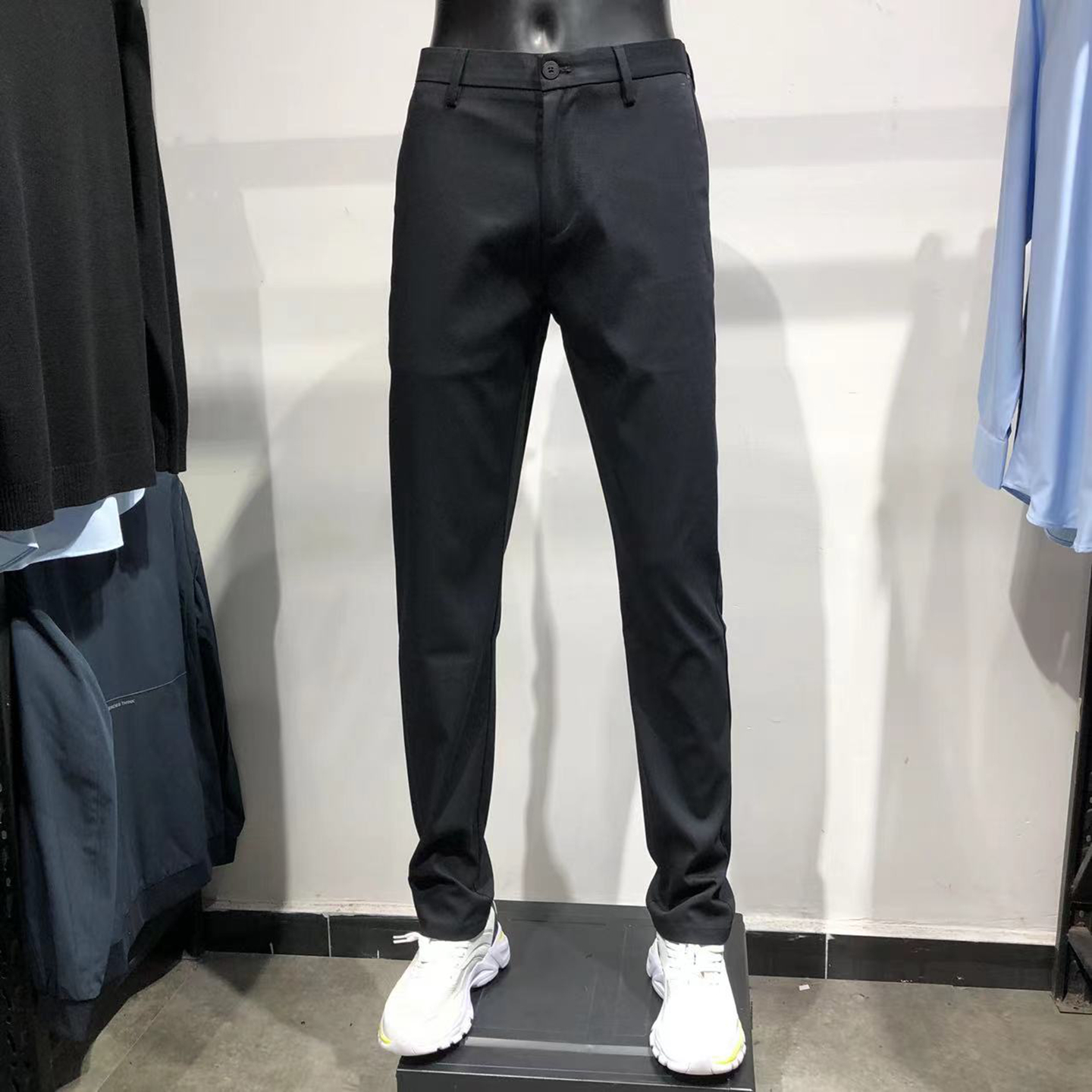 正品大牌！秋冬黑色略修身休闲裤