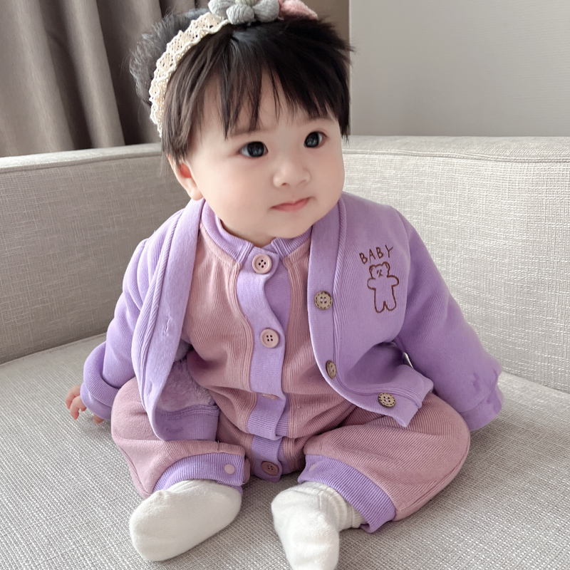新生婴儿衣服秋春秋套装3女宝宝连体衣1外出抱衣超洋气春装连体衣