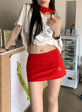 KRO绣标红色半身裙夏季2024新款高腰A字短裙甜酷辣妹防走光包臀裙