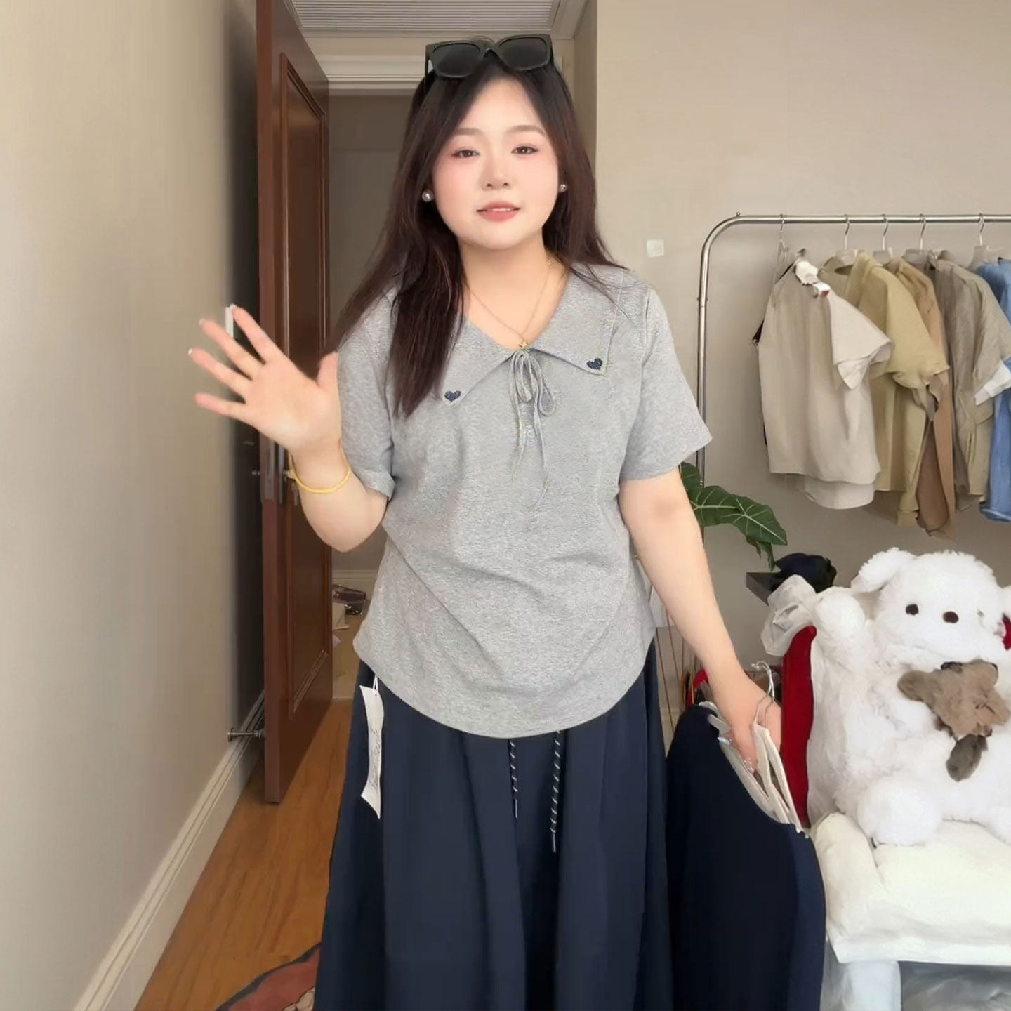 大码女装灰色翻领系带短袖T恤女夏季胖mm百搭独特漂亮遮肚子上衣