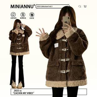 保暖显瘦高级感牛角扣棉服 胖mm加绒加厚羊羔毛外套女冬季 大码 女装