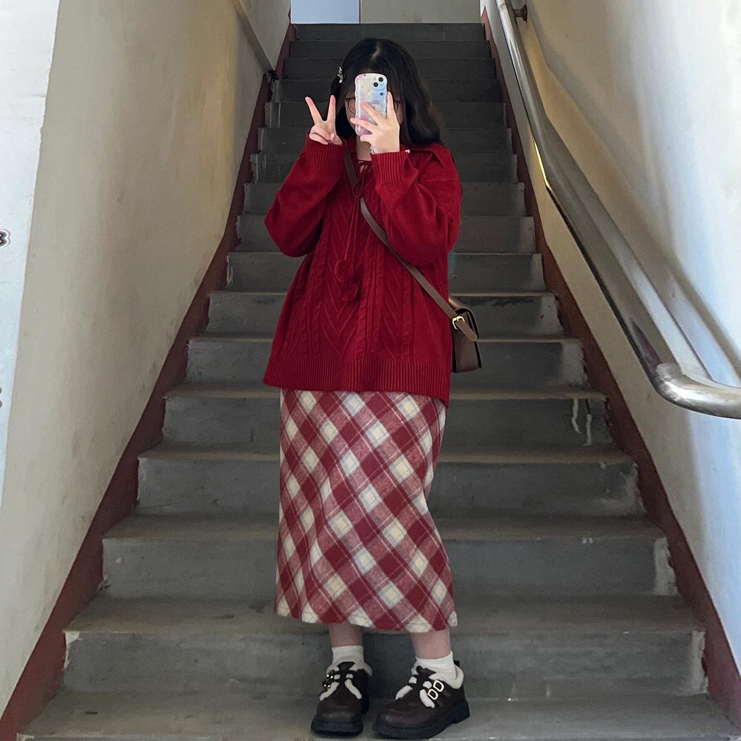 300斤特大码设计感红色百搭上衣女胖mm宽松显瘦学生气质针织毛衣,女装/女士精品,大码内搭,淘宝优惠券,粉丝福利购,淘宝优惠卷