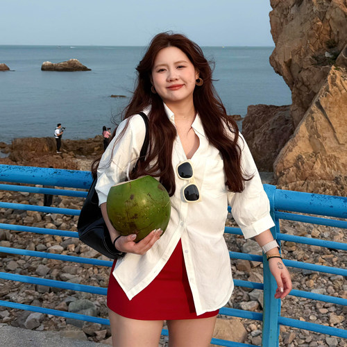 300斤胖mm特大码独特减龄上衣女