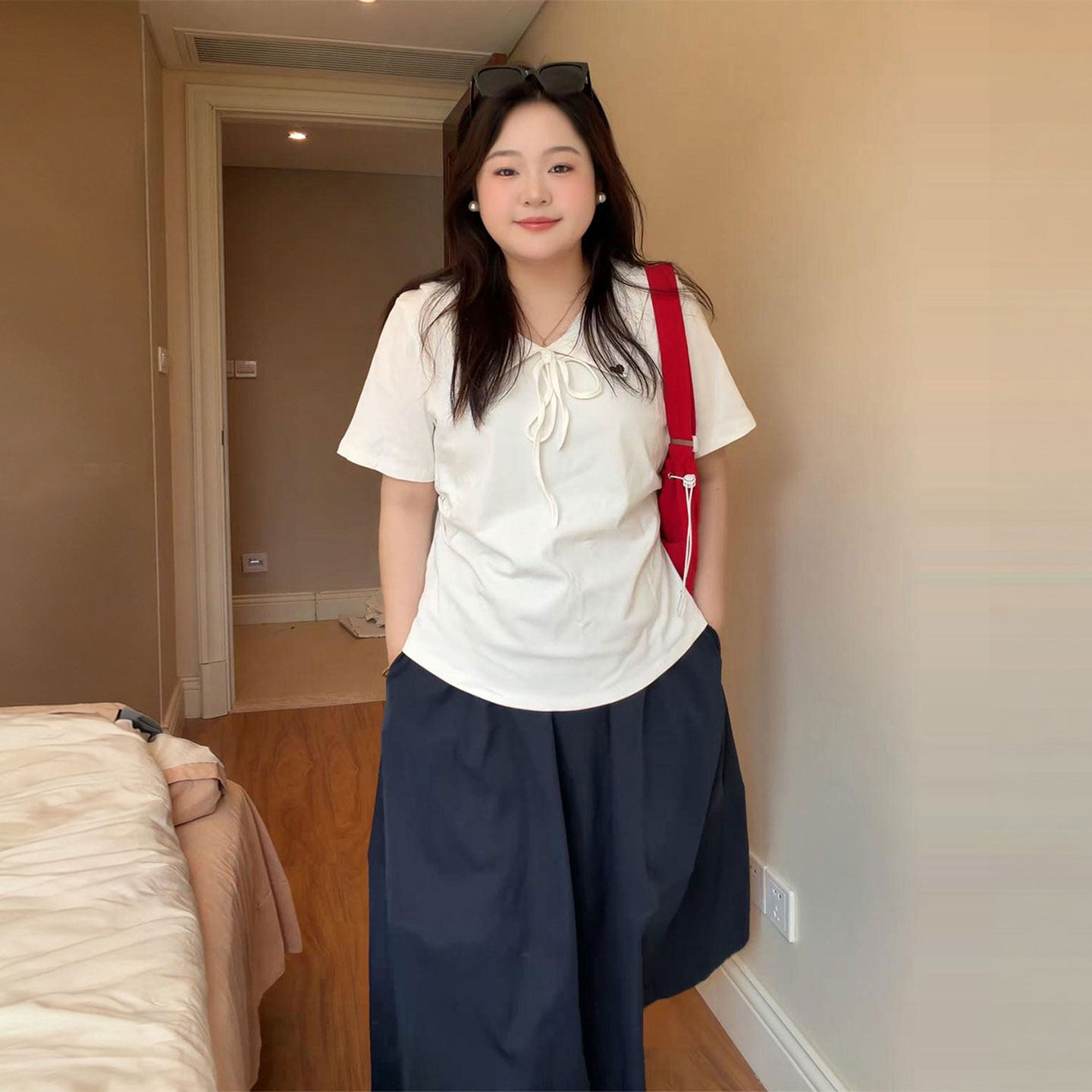 300斤大码女装白色休闲简约短袖T恤女胖mm设计感小众百搭气质上衣