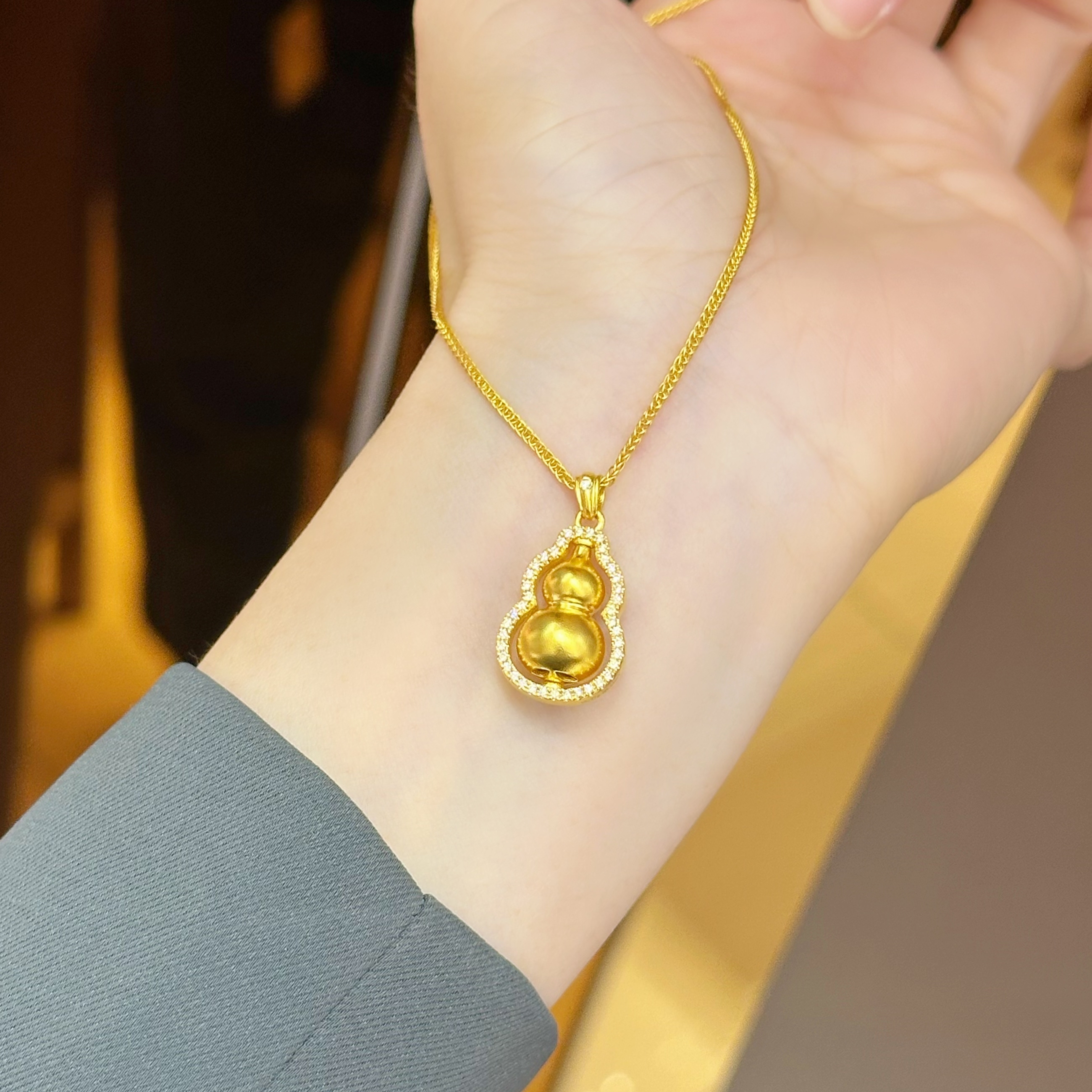 六福珠宝代购 福满传家葫芦圈葫芦古法黄金镶钻足金项链 专柜正品