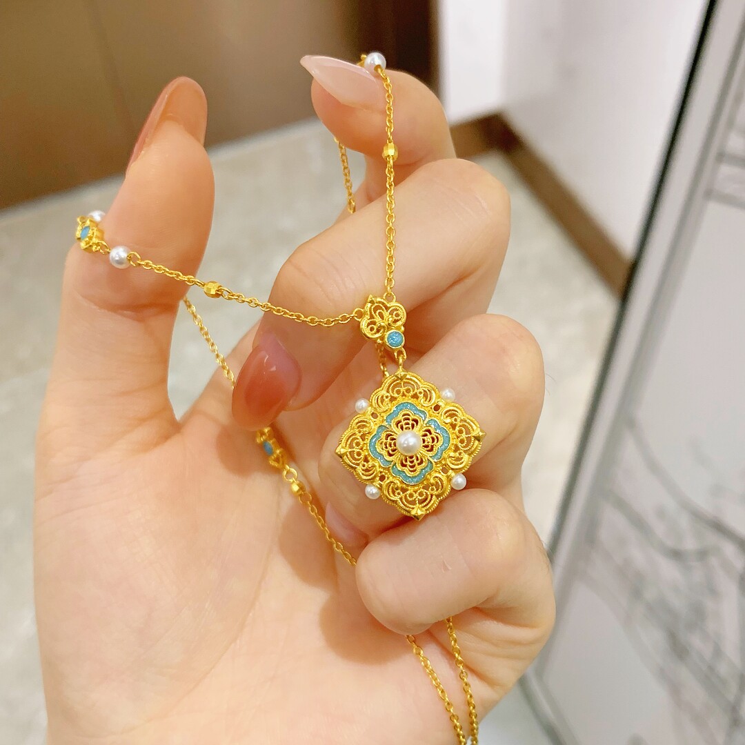 六福珠宝代购 宋韵足金四方如意鎏彩黄金珍珠项链 新款专柜正品 - 实物图