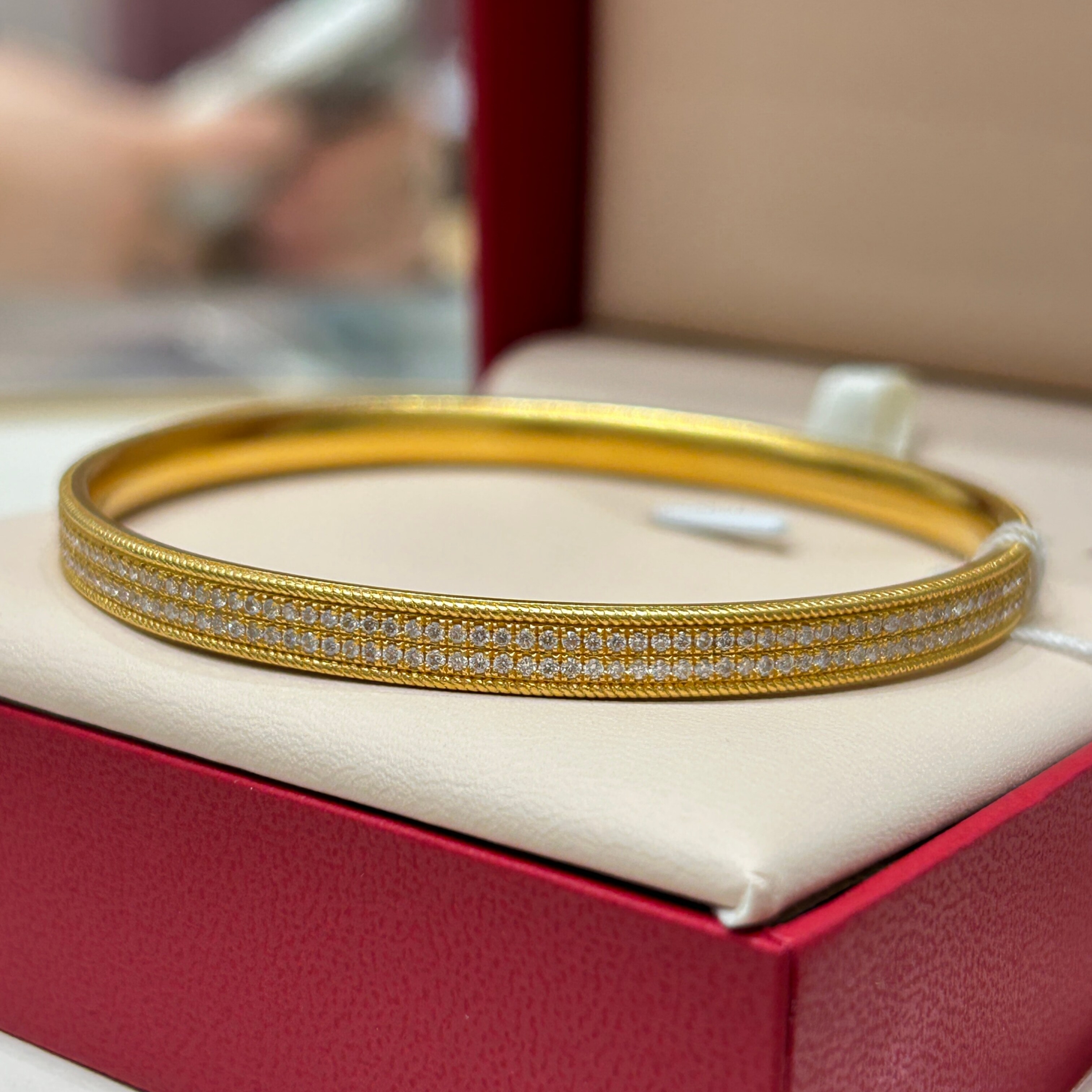 TSL谢瑞麟代购 足金999满圈镶钻黄金钻石手镯女 简约百搭专柜正品