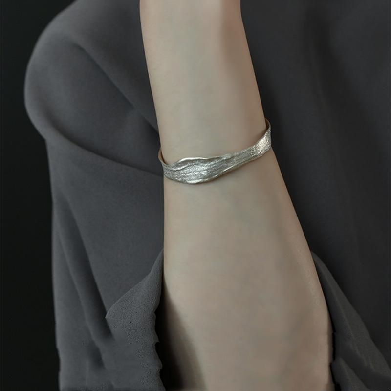 新中式复古古法织纹手镯女2024新款高级轻奢手环