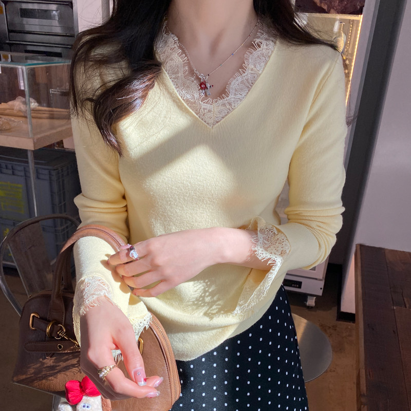 黄色V领蕾丝针织打底衫女秋冬季毛针织衫