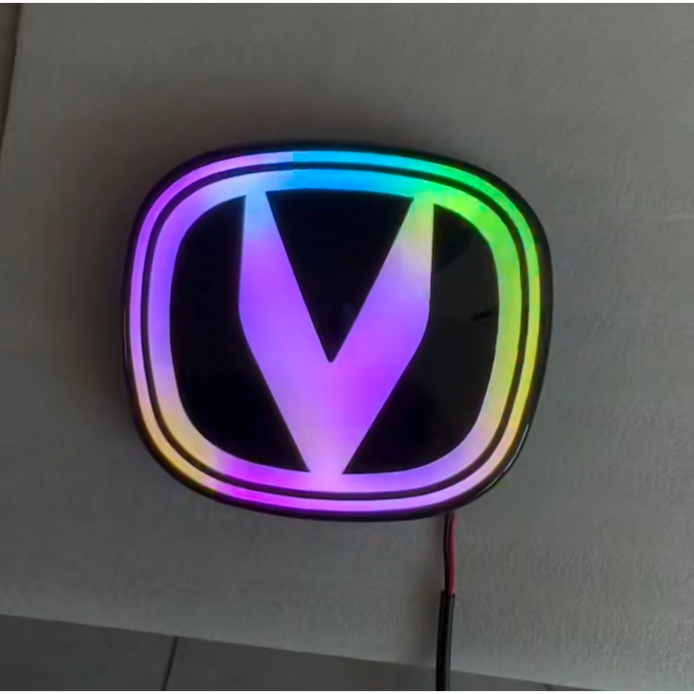 适用长安改装车标发光车标升级LED车标原车品质无损安装保险盒款,汽车零部件/养护/美容/维保,其他,淘宝优惠券,粉丝福利购,淘宝优惠卷