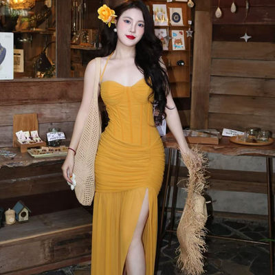 鱼骨瘦腰网纱开叉吊带裙