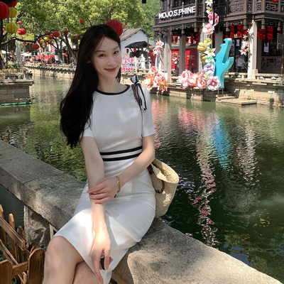 MOJO莫佐撞色千金风设计感连衣裙2025年新款复古修身长裙朗姿LANC