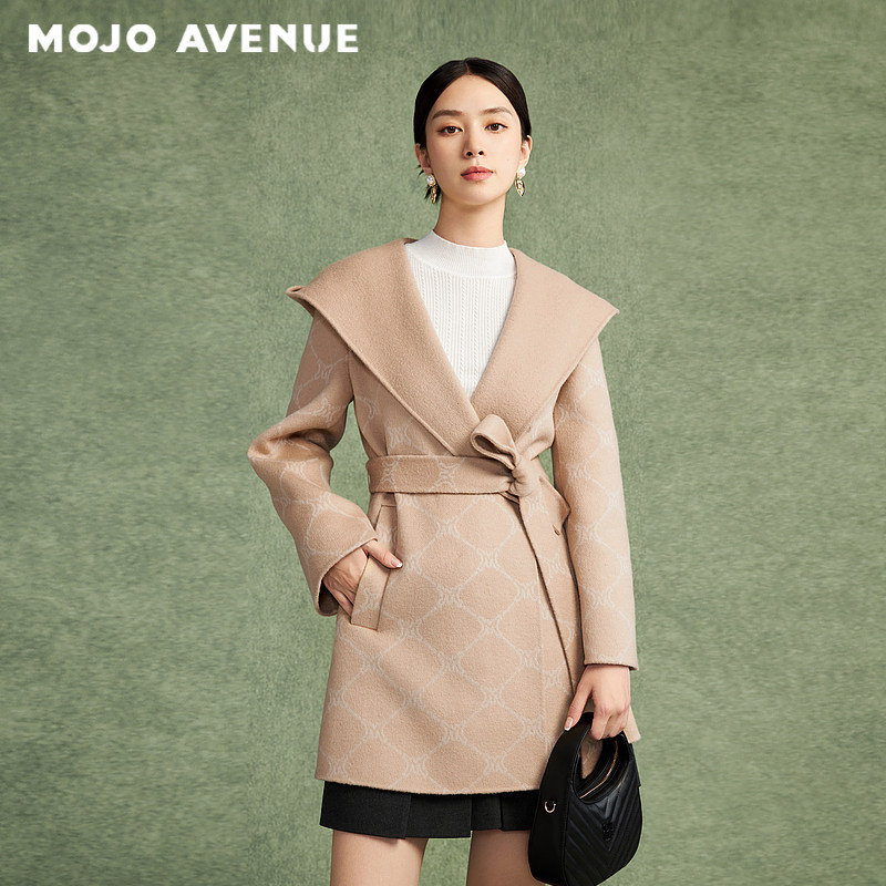 朗姿/MOJO AVENUE莫佐经典老花印花静奢风斗篷式毛呢大衣202