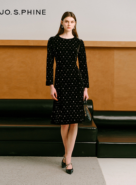 【舒心】MOJO AVENUE莫佐2025冬新款简约丝绒连衣裙女立体剪裁钻