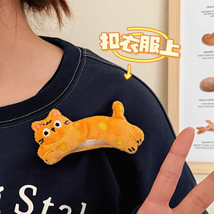 新年可爱胸针毛绒斑点猫咪挂件钥匙扣少女心百搭卡通挂坠背包装饰