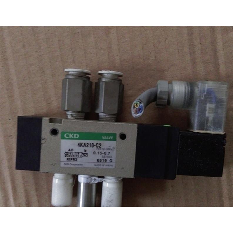 二手原装CKD电磁阀 4KA210-L2/4KA210-C2/4KA40-C2 包好