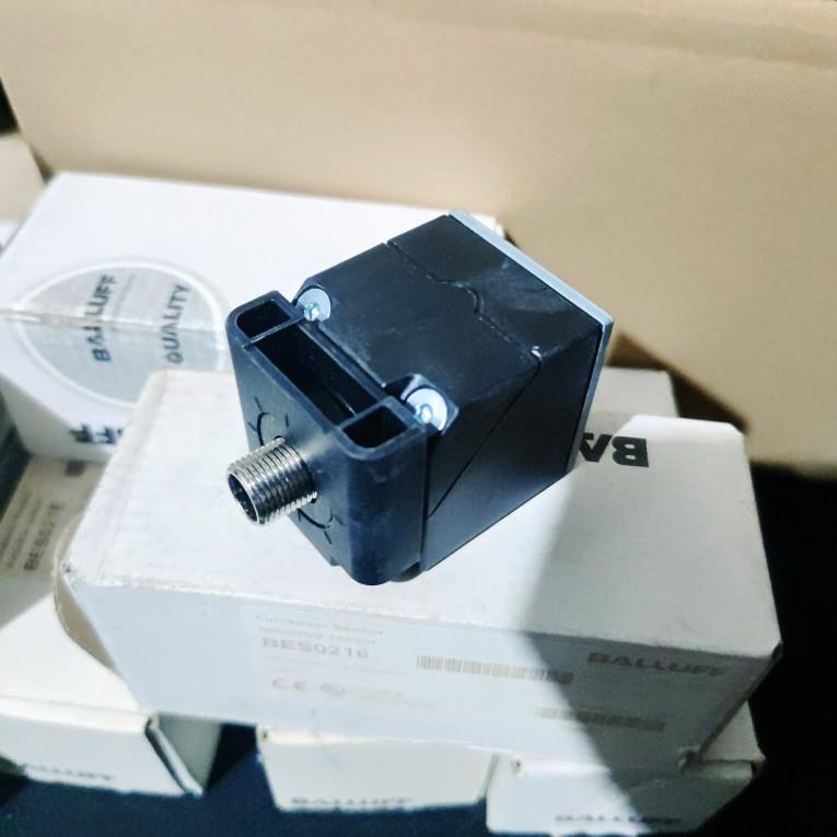 BALLUFF BES0216 BES Q40KFU-PAC35E-S04G 10-30VDC