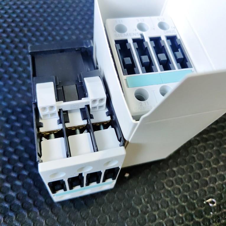 西门子 3RT1026-3AP00 230VAC