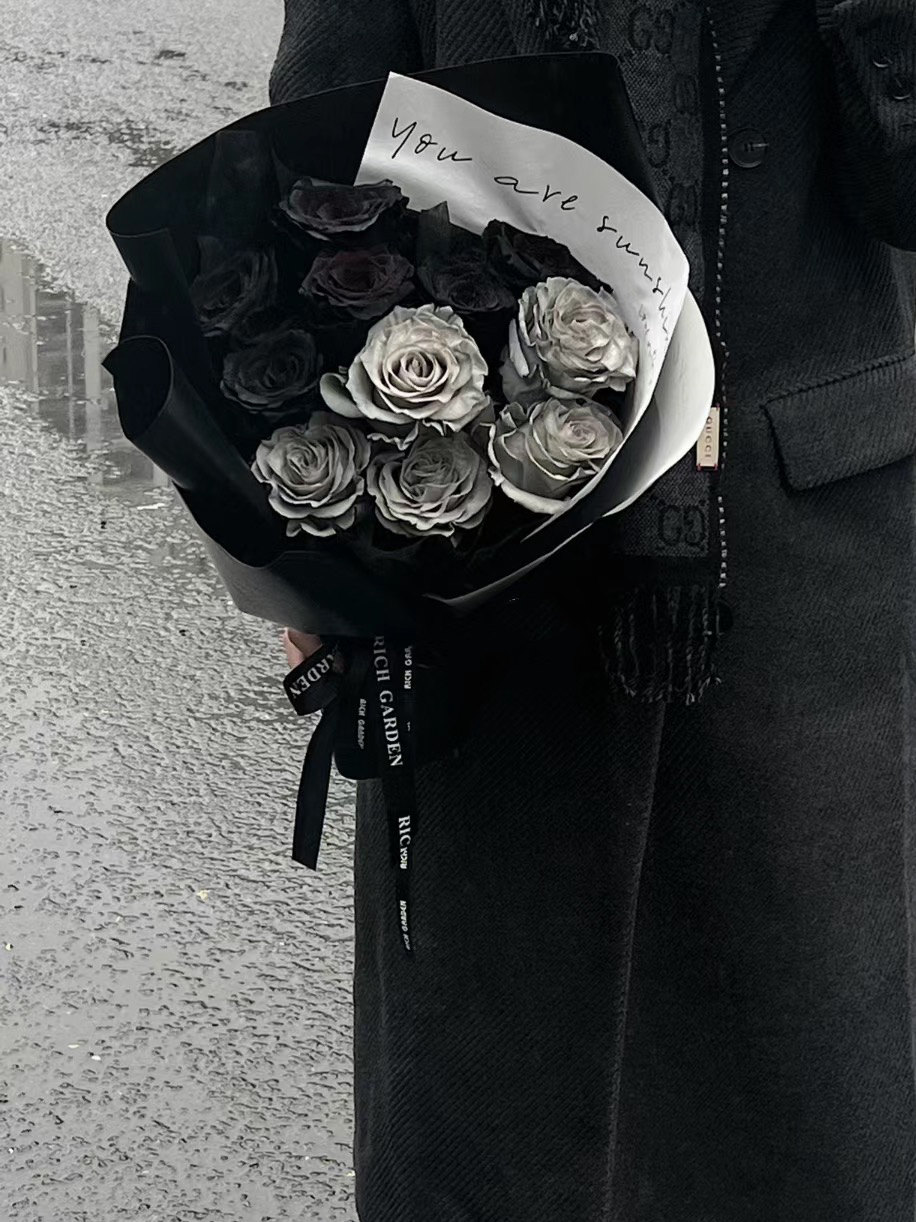 19朵黑骑士玫瑰送男友鲜花速递