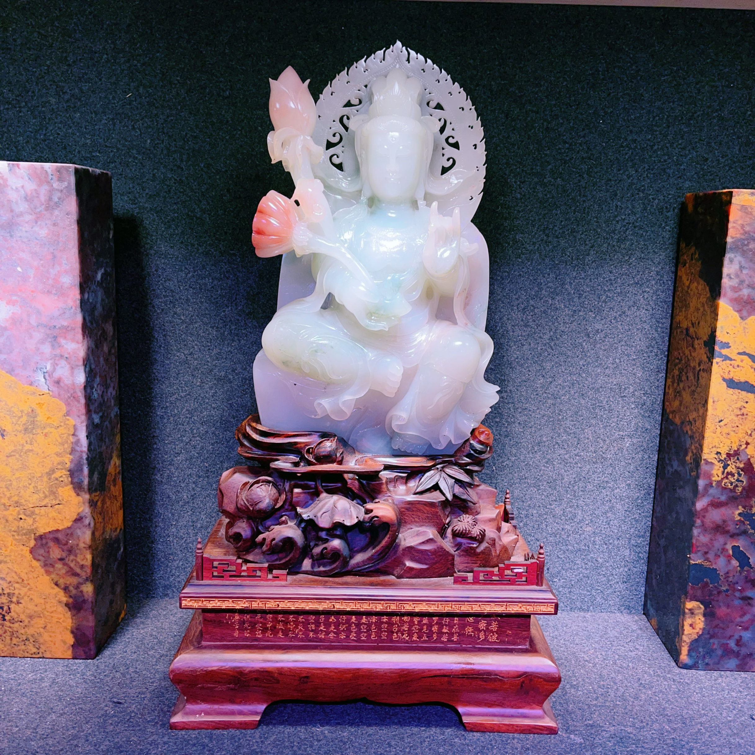 桂林鸡血玉贵妃料观音佛像摆件玉观音菩萨佛像工艺品家居风水摆件