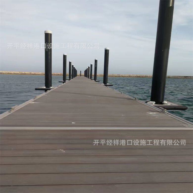 搭建施工打桩水上平台码头景观浮桥