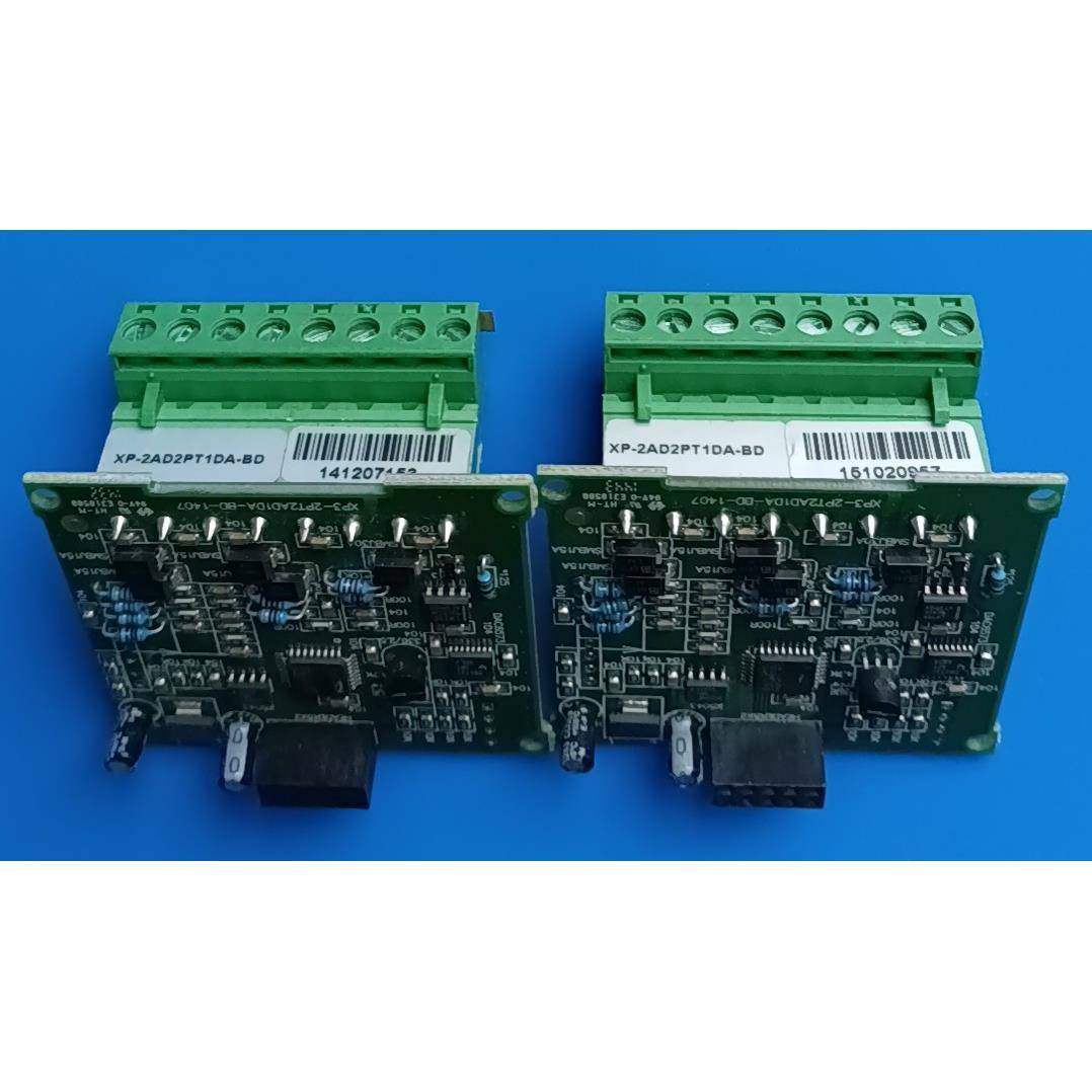 信捷XP-2AD2PT1DA-BD，2只。XP系列一体机扩展