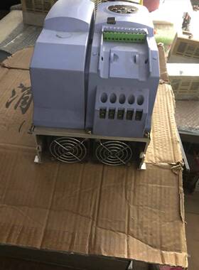 英泰变频器OD-32055-KR,5.5KW，通电视