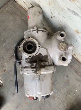 罗托克执行器4台，两个蓝色的破损了，标的打包！