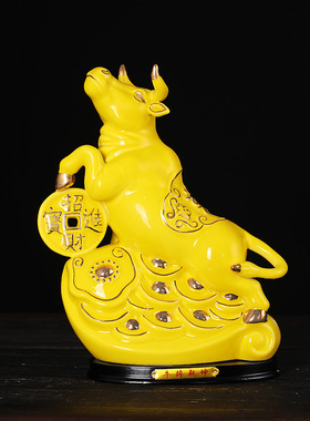 黄色陶瓷牛办公室开业礼品
