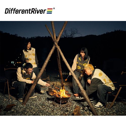 DifferentRiverV领叠穿毛线背心