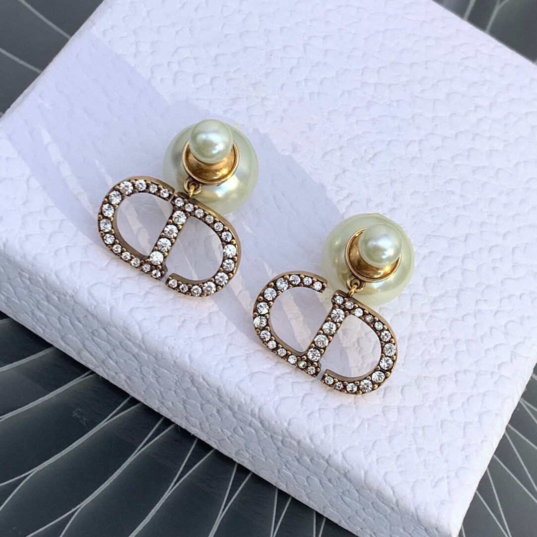 cd字母耳环旧小香复古风珍珠