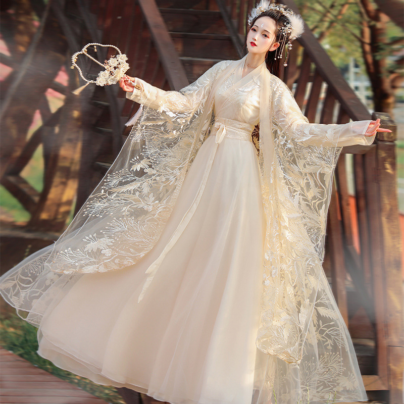 晋制直缀汉服女中国风套装
