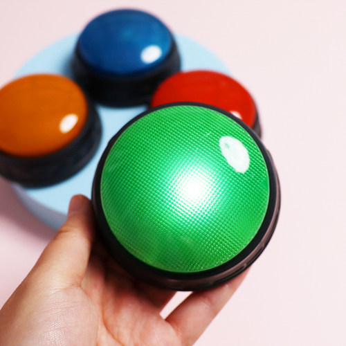 知识竞赛抢答器手按亮灯