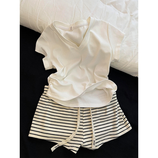 简约韩系睡衣女夏季 家居服 莫代尔纯棉性感V领短袖 高级感条纹短裤