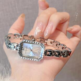 新品丨BCBG在逃公主系列冰川蓝钻石切割复古小方表手表女学生礼盒