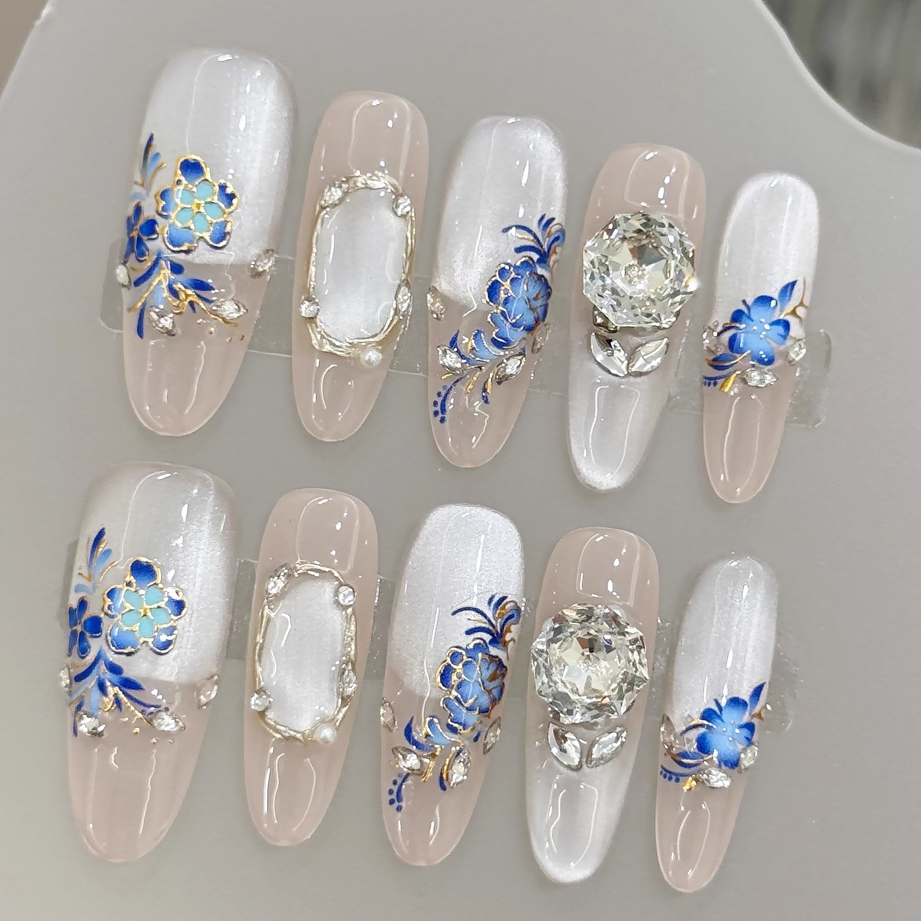 高级感青花瓷系中长款美甲贴片