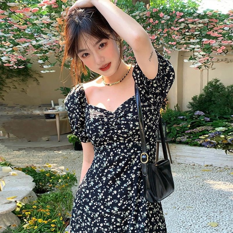 速发法式2领黑色碎花连衣裙子夏季方025年新款收腰气质开叉长裙
