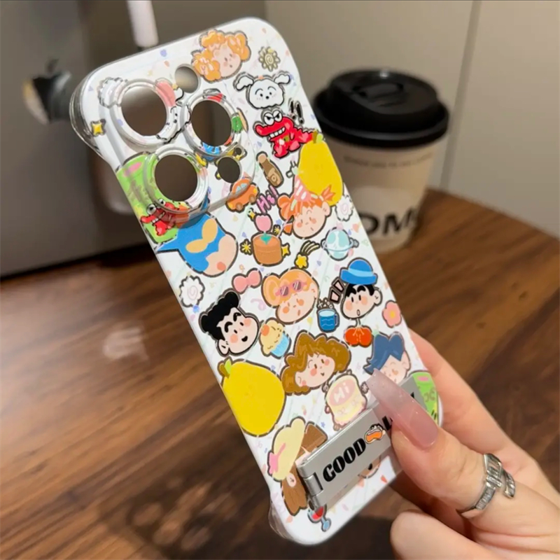 海报Kitty猫满屏小新家族支架iphone15/16Promax无边框14手机壳适用华为vivo小米15oppo硬壳男女情侣mate70套