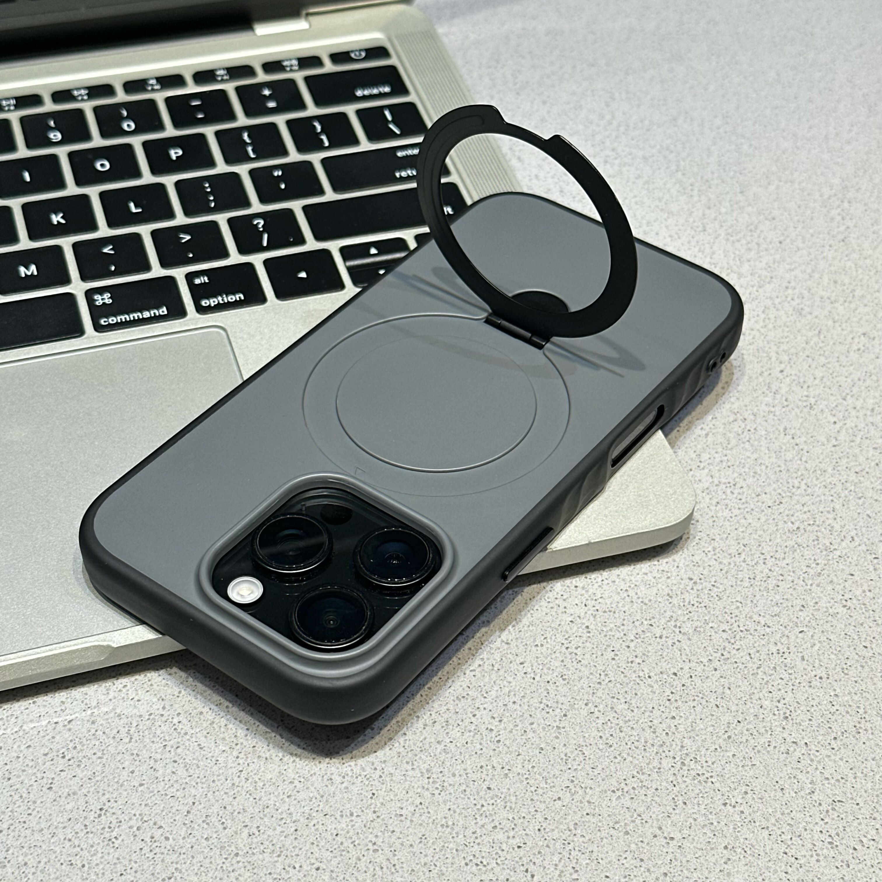 磁吸支架适用苹果17promax手机壳新款2026新款iPhone17pro保护套16pro卡其色15pm高级感14软边13巨好看的外壳