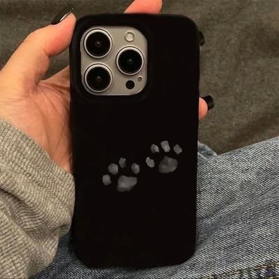 可爱爪印黑底适用苹果16promax手机壳iPhone15新款16pro保护套7/8plus网红超火x/xr男女款14全包防摔15promax