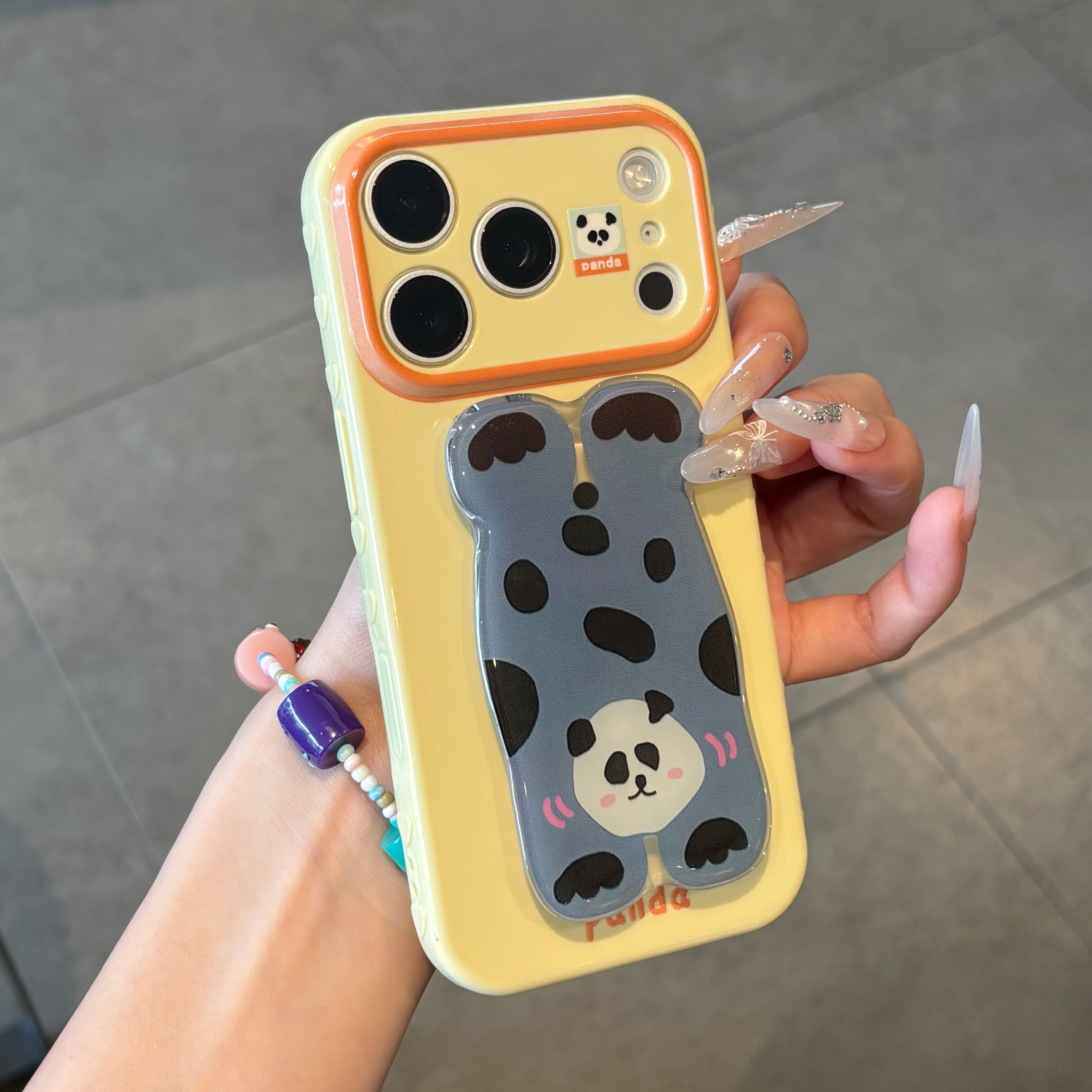 可爱趴趴熊猫适用苹果17promax支架手机壳iPhone16pro情侣款华为Mate80镜头全包vivoS50防摔小米17pro手机套
