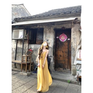 泰国海岛度假法式长裙云南大理洱海穿搭拍照连衣裙新疆沙滩吊带裙