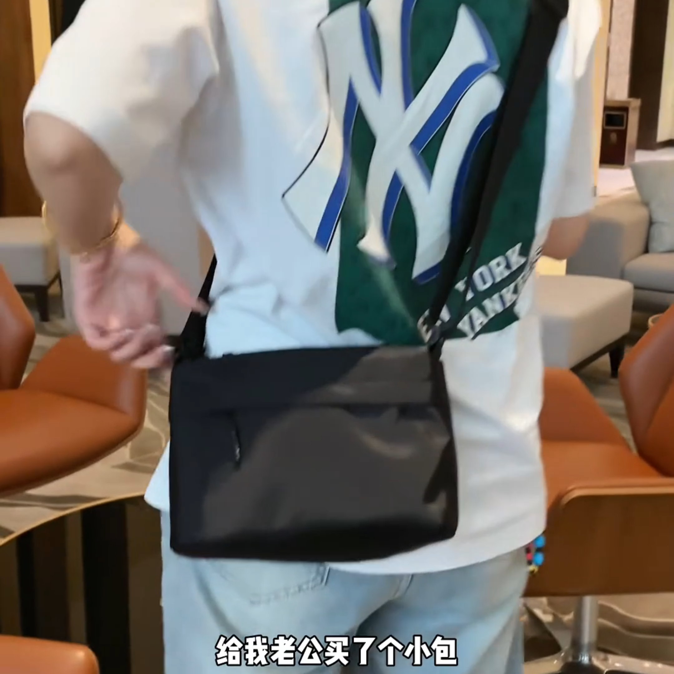 男士斜挎包日系潮流休闲单肩包防水尼龙布邮差包学生大容量小方包