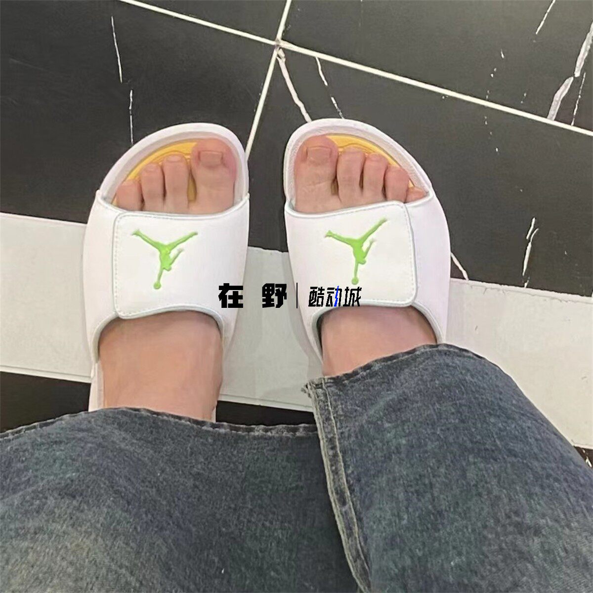 耐克Nike女子凉鞋Jordan魔术贴柠檬黄舒适运动拖鞋 FN3431-131