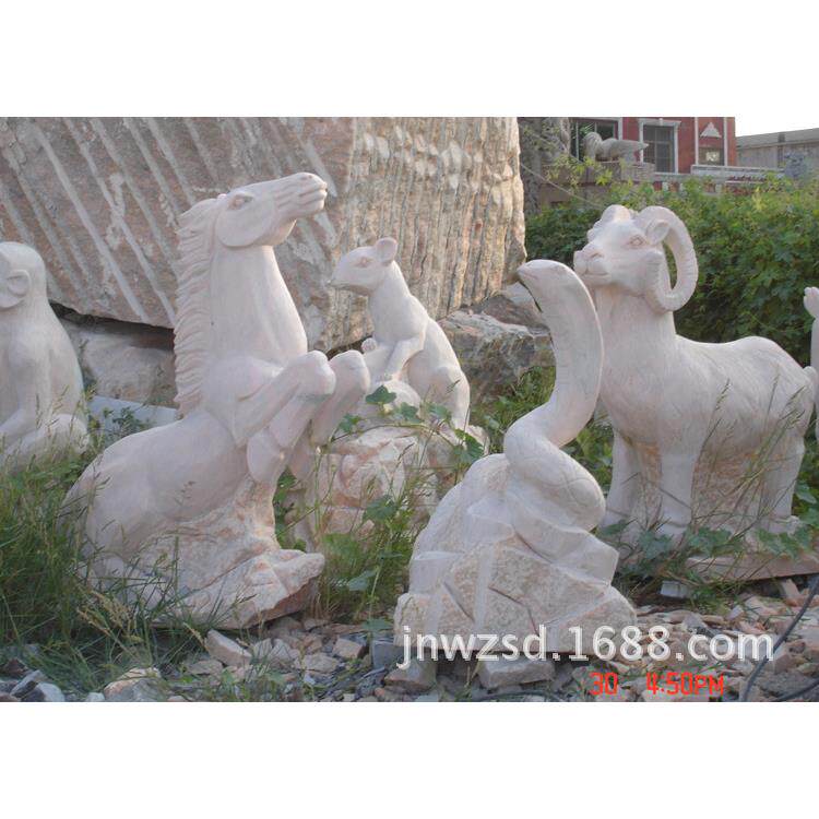 石材景观鱼雕刻花岗石制作喷鱼水鱼造价岩料别493墅吐水图片